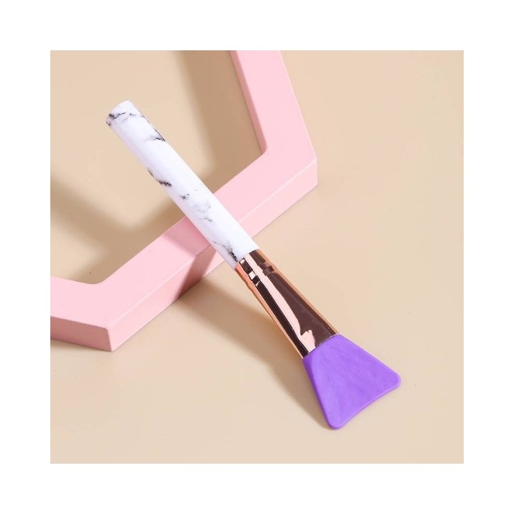 Silicone brush for applying Purple masks, 1 piece